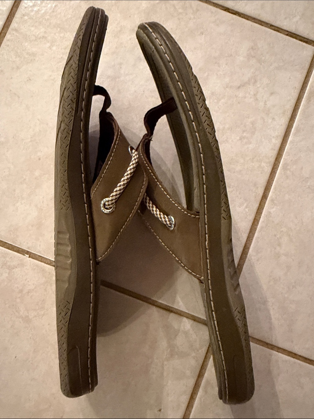 Sperry Men's Brown Leather Flip-Flop Sandals with Rope Accent - Picture 7 of 8
